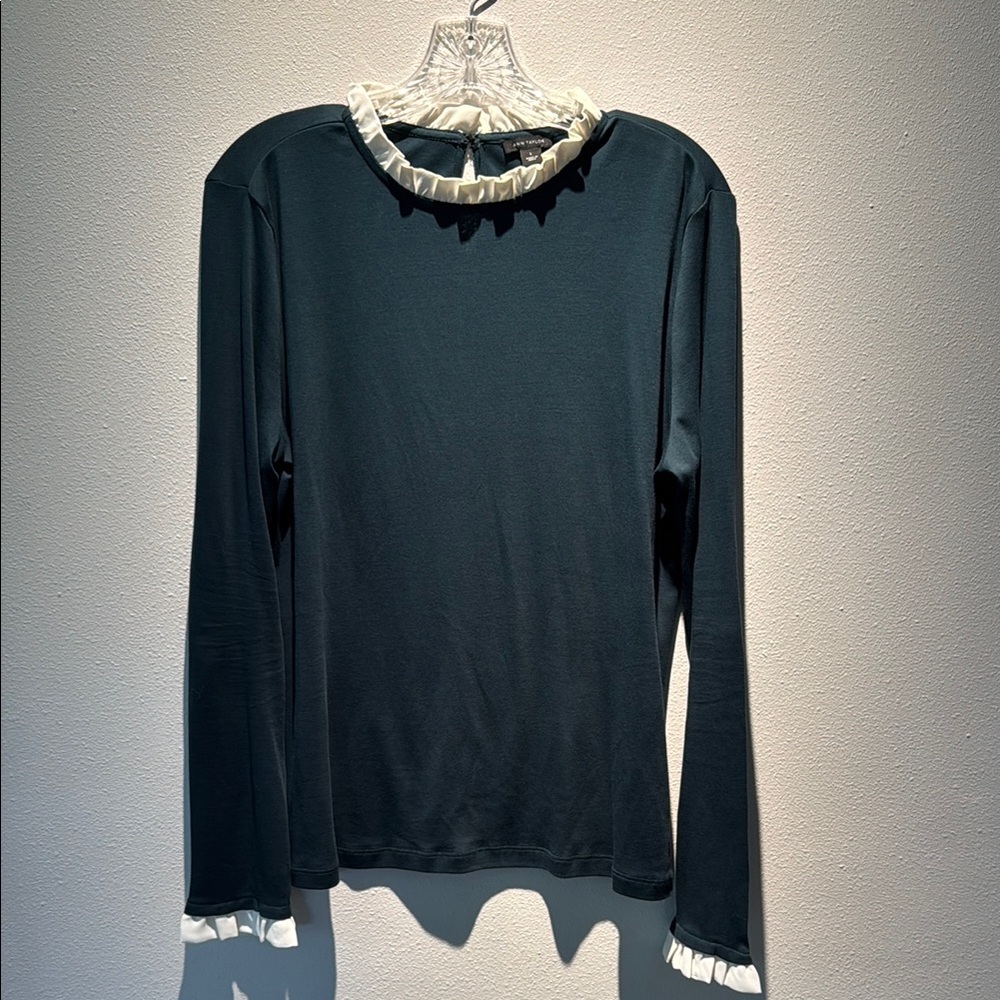 Anne Taylor Long-Sleeve Ruffle Trim Top - L